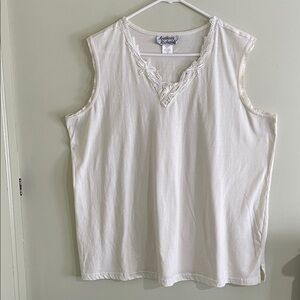 Anthony Richards Women's White Floral Lace Tank Top